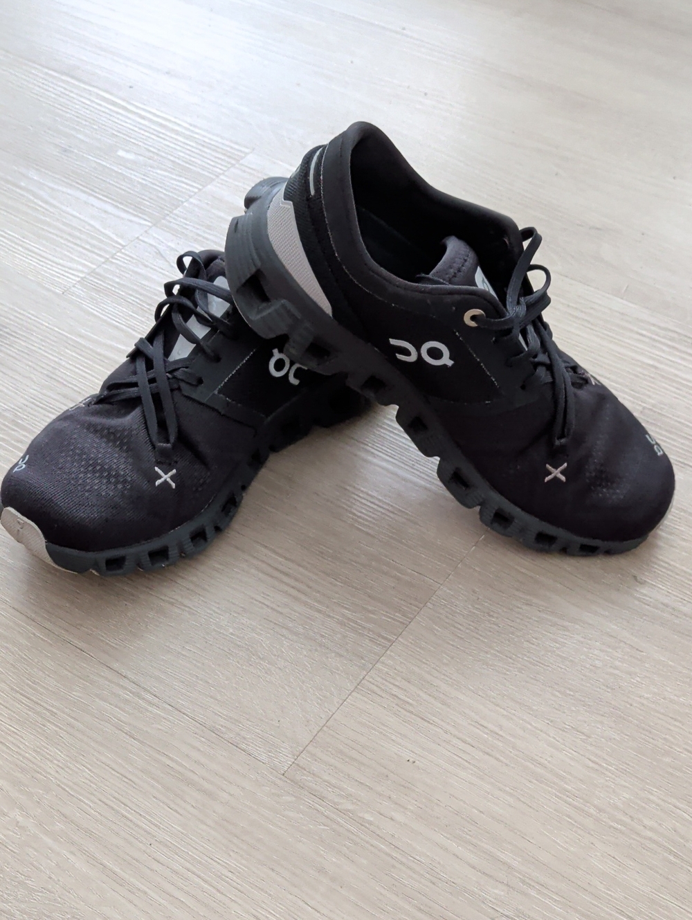 On Running Women's Black and Gray Trail Runners